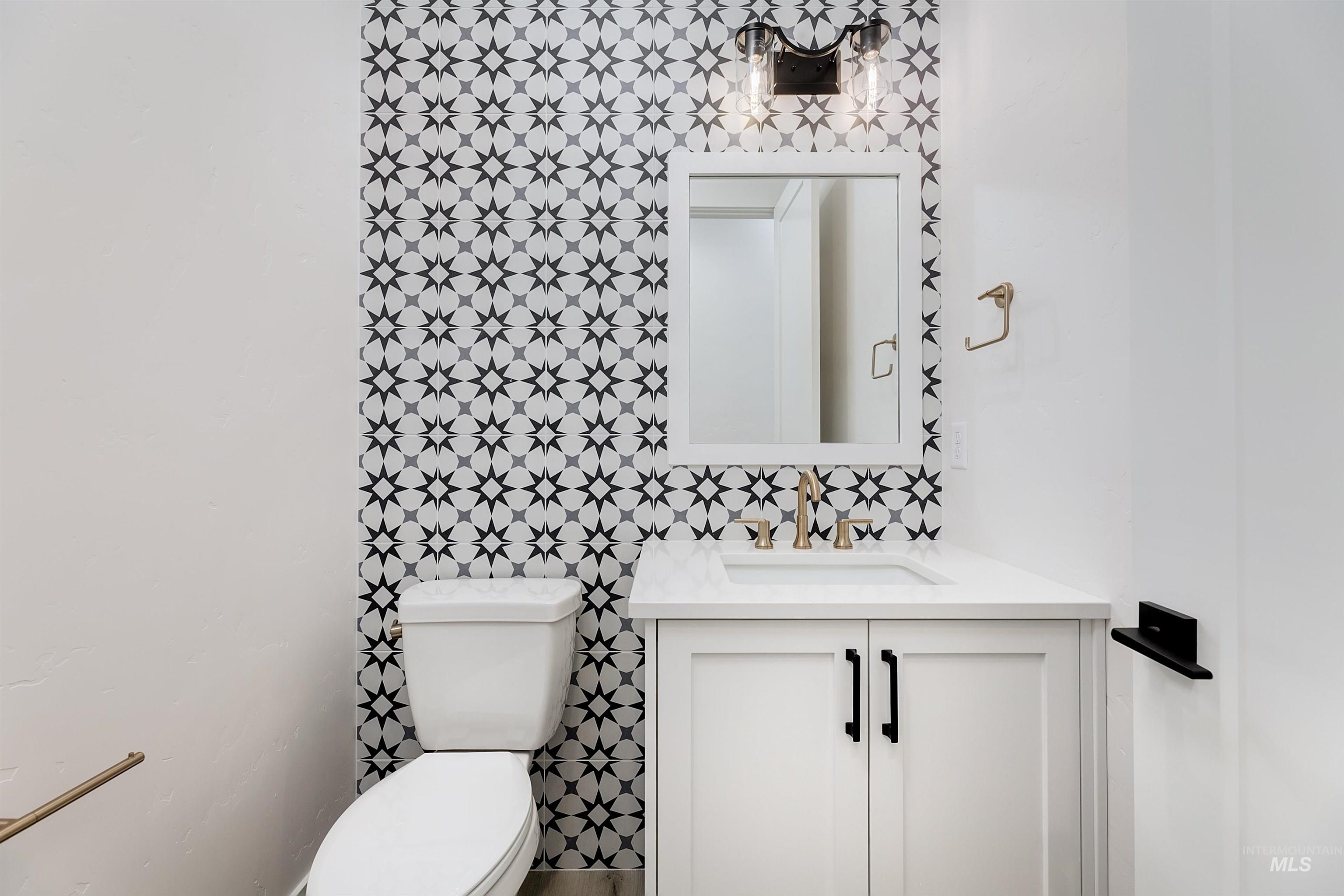 125 S Eagles Roost Way