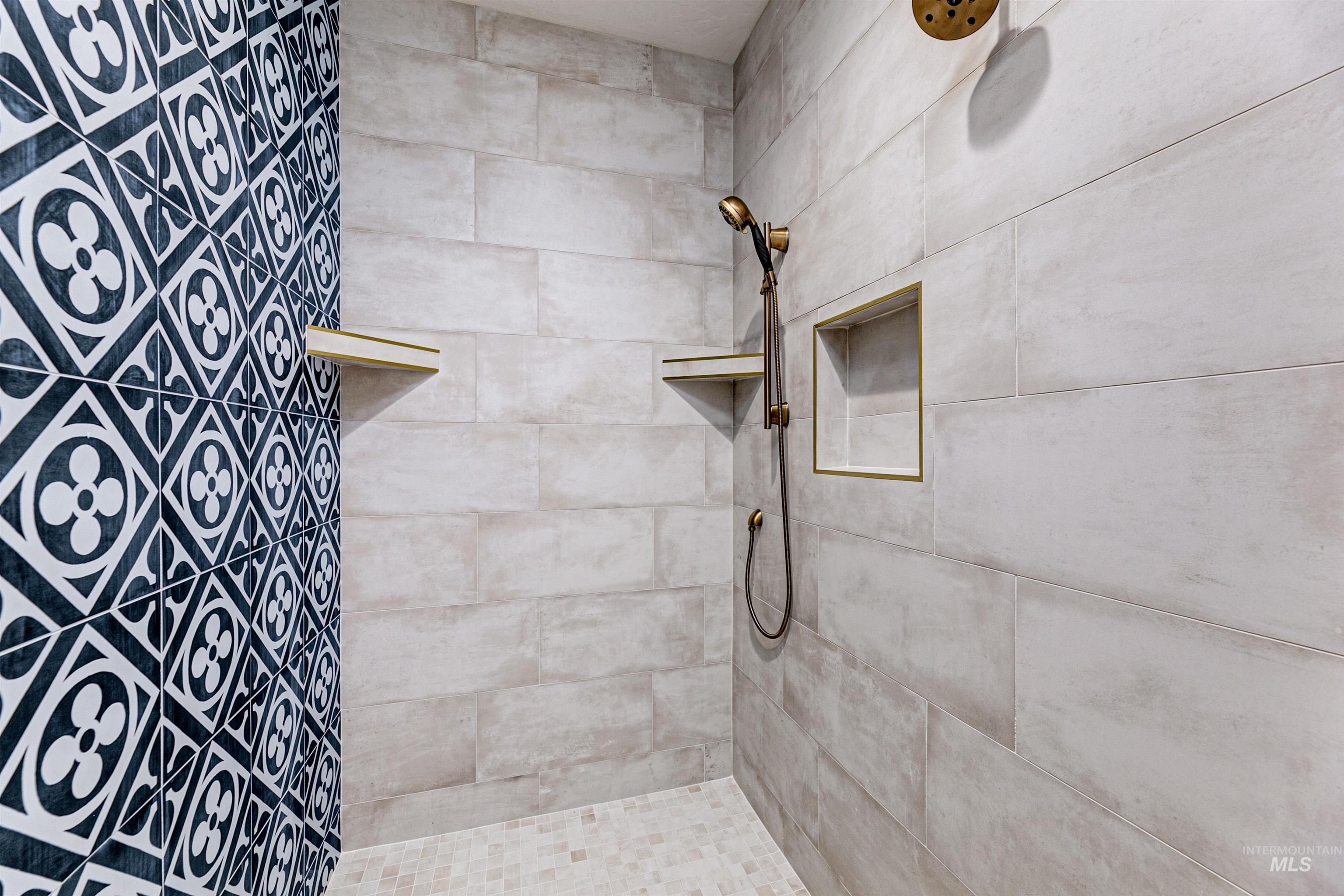 125 S Eagles Roost Way