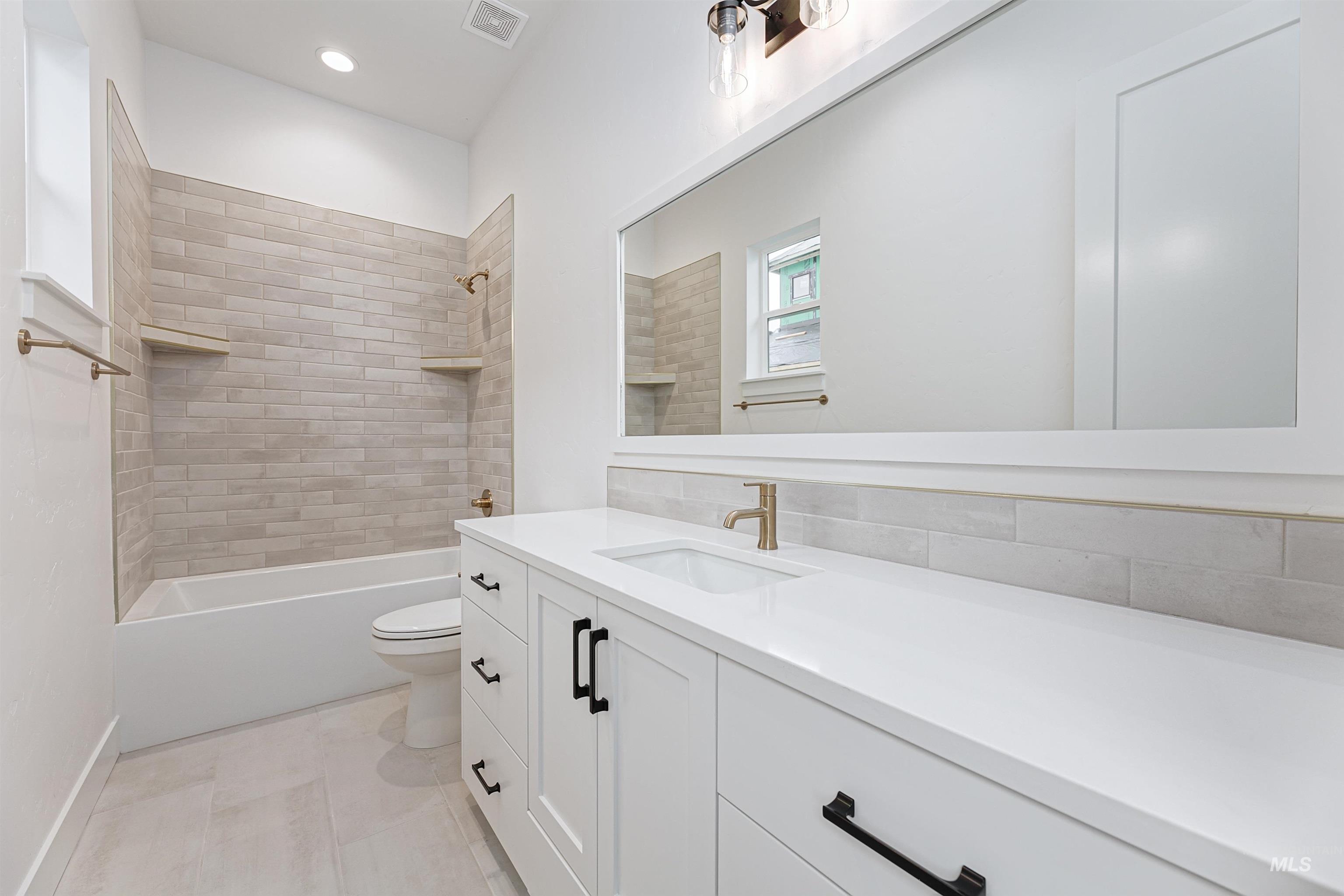 125 S Eagles Roost Way