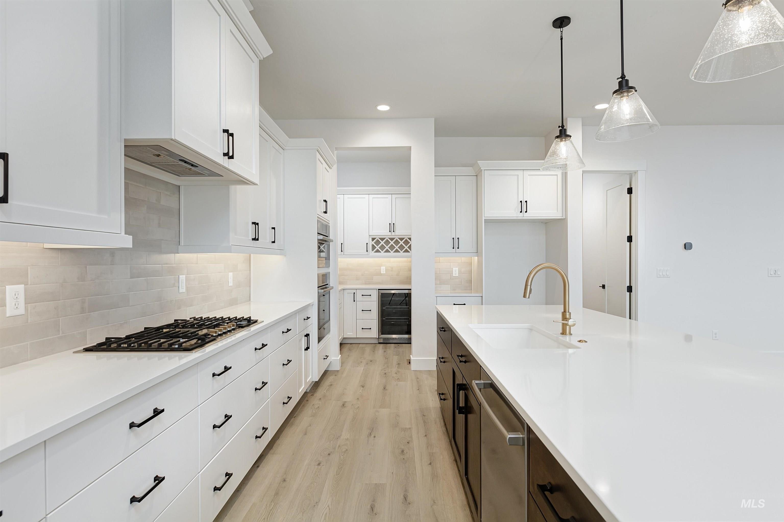 125 S Eagles Roost Way