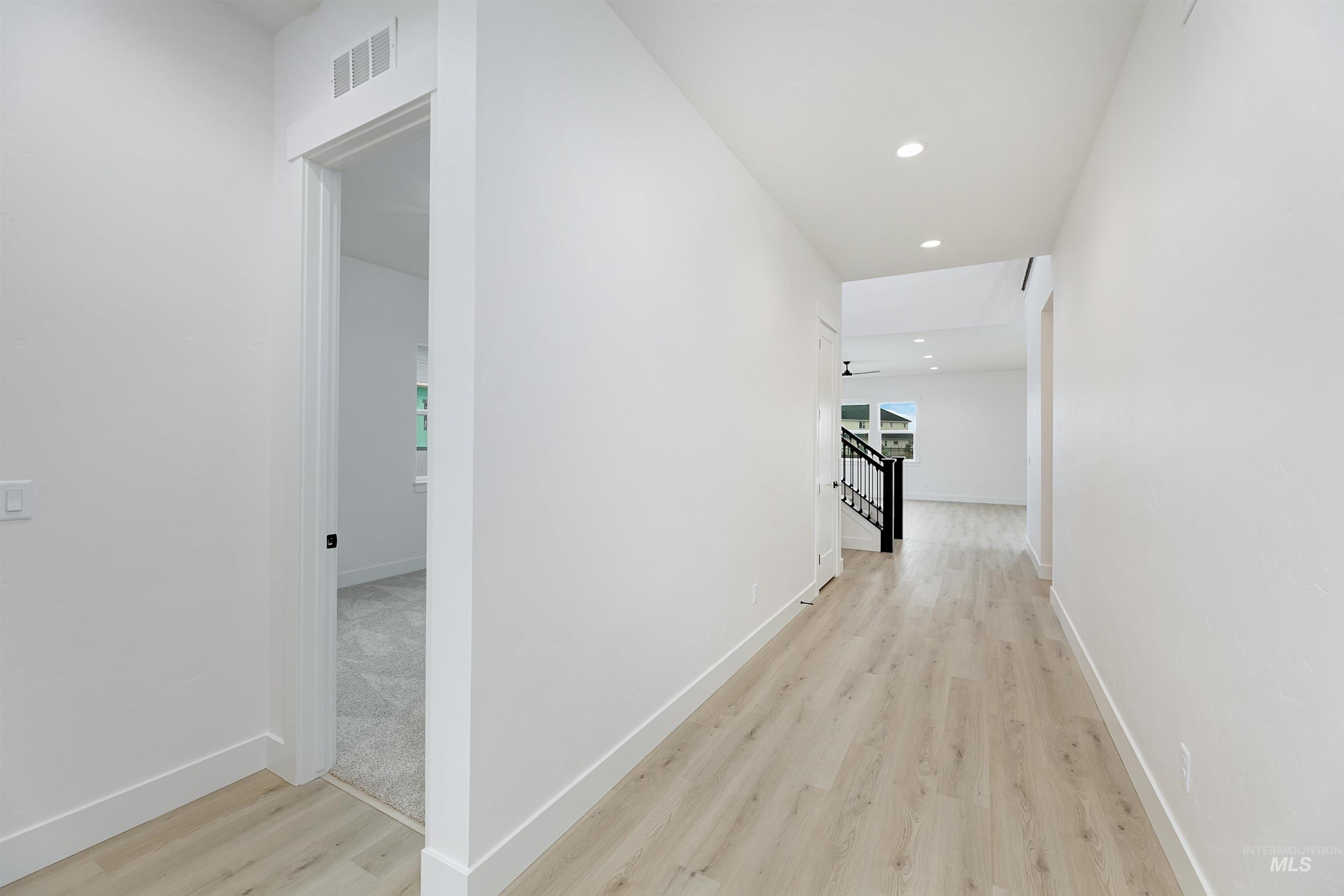 125 S Eagles Roost Way