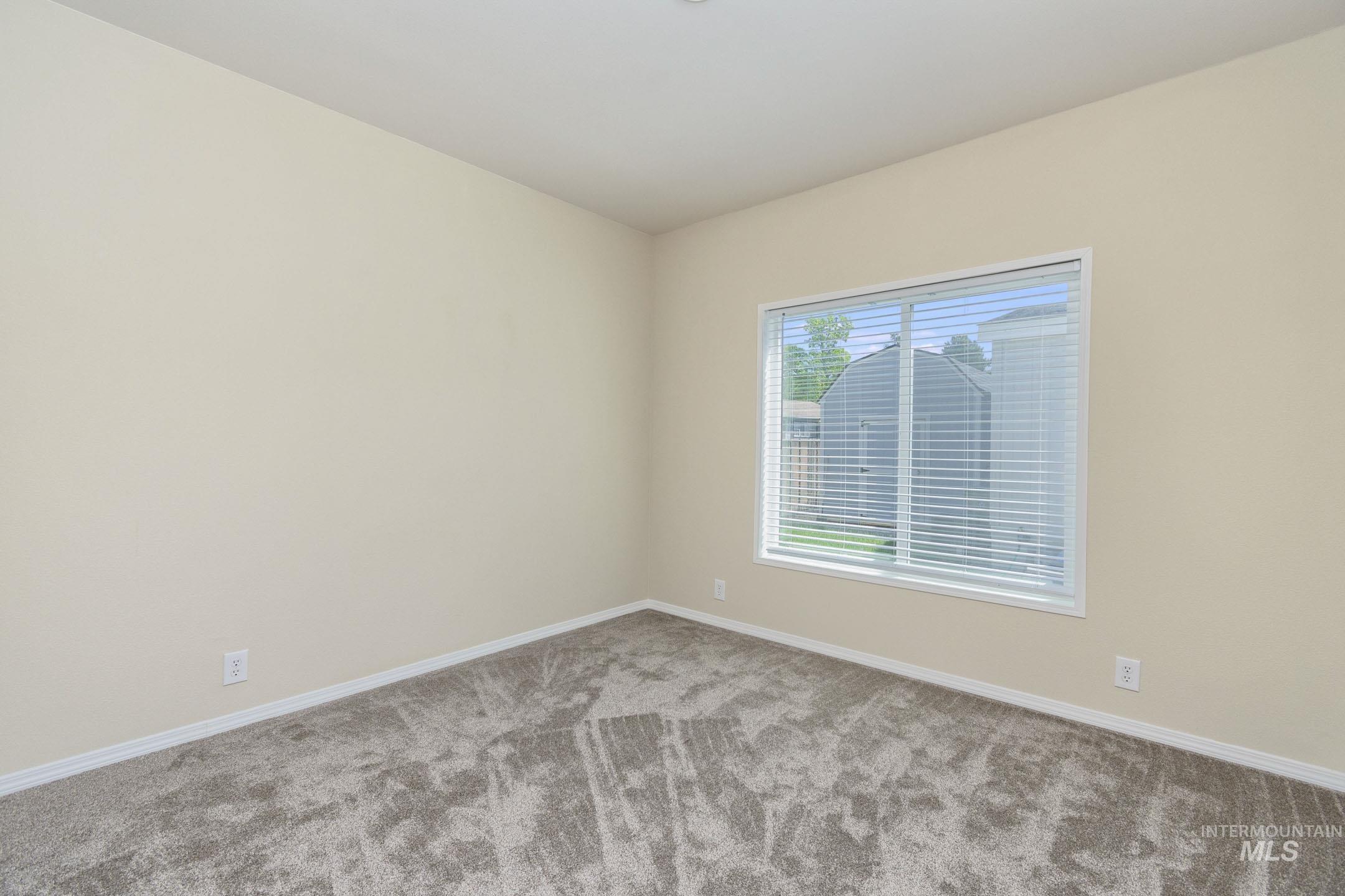 2401 S Owyhee St Unit: 8