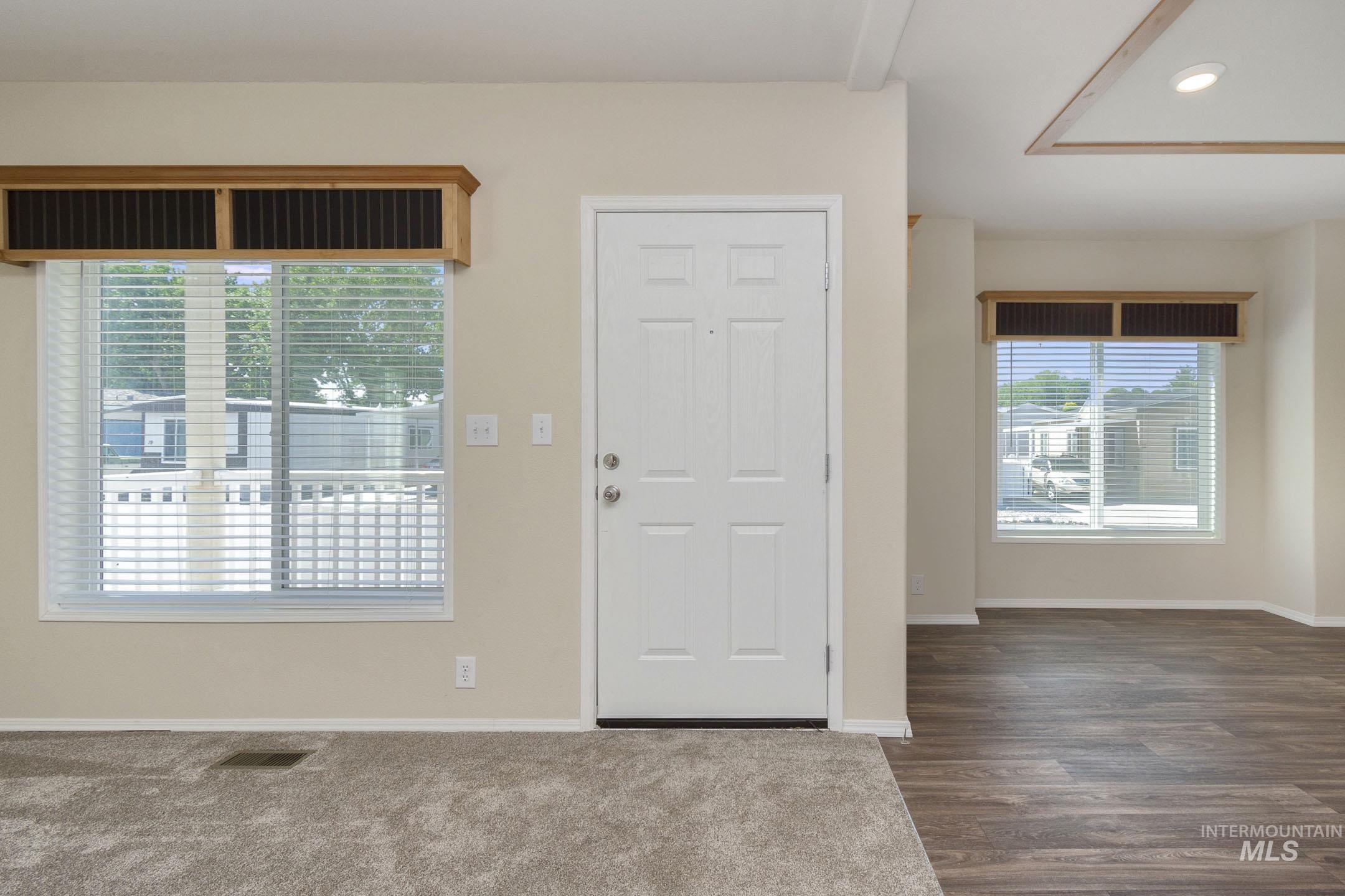 2401 S Owyhee St Unit: 8