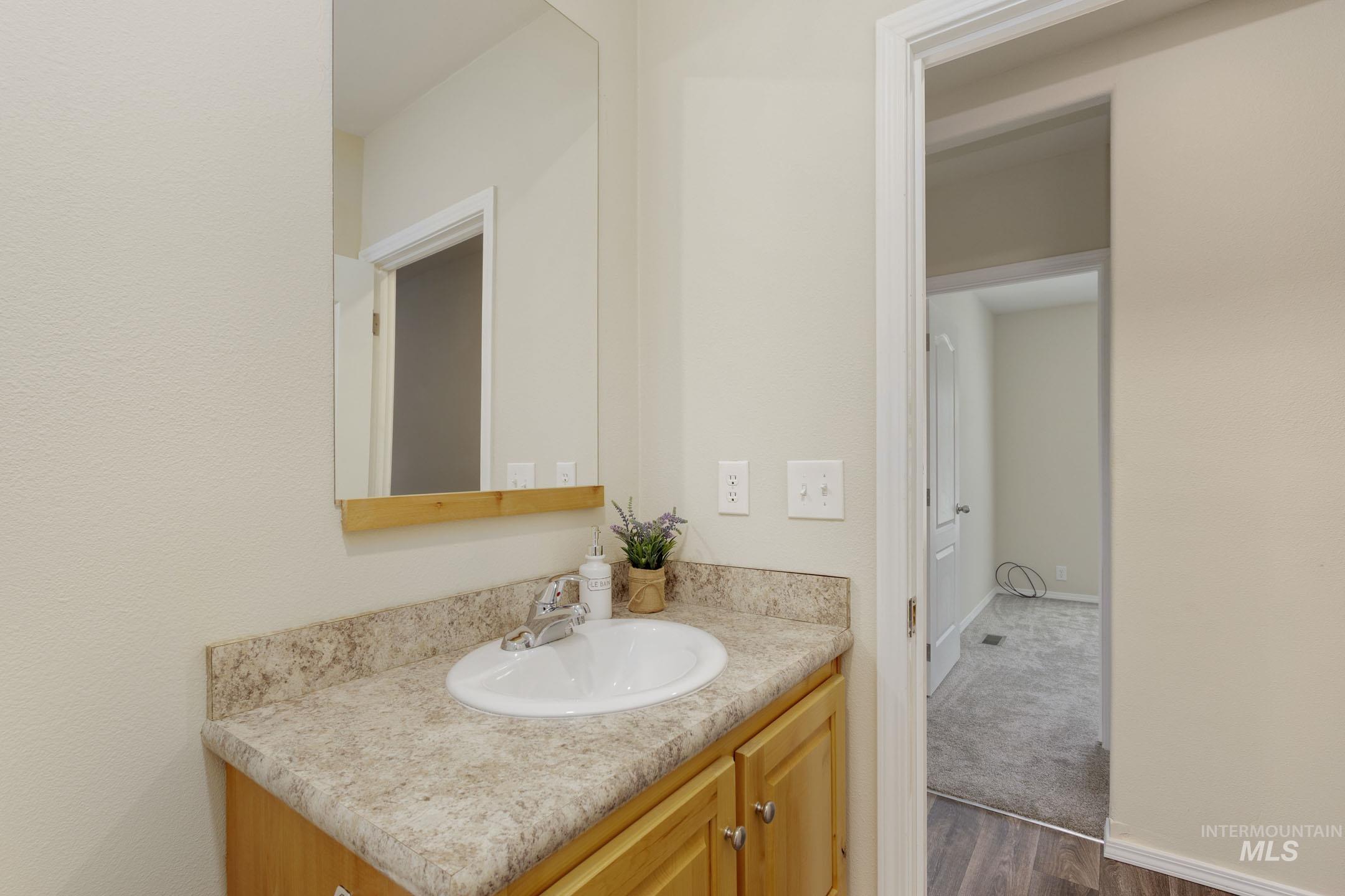 2401 S Owyhee St Unit: 8