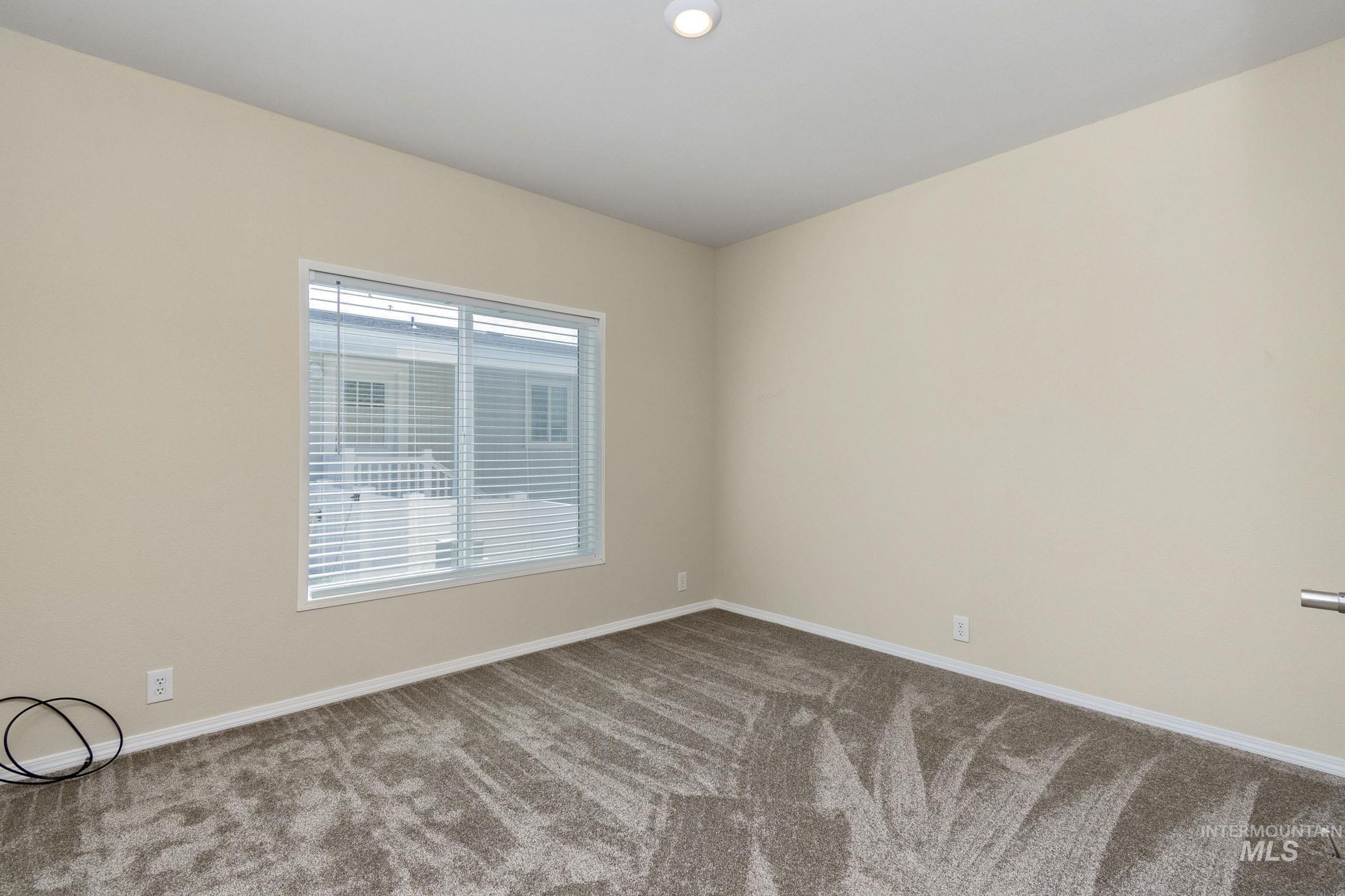 2401 S Owyhee St Unit: 8