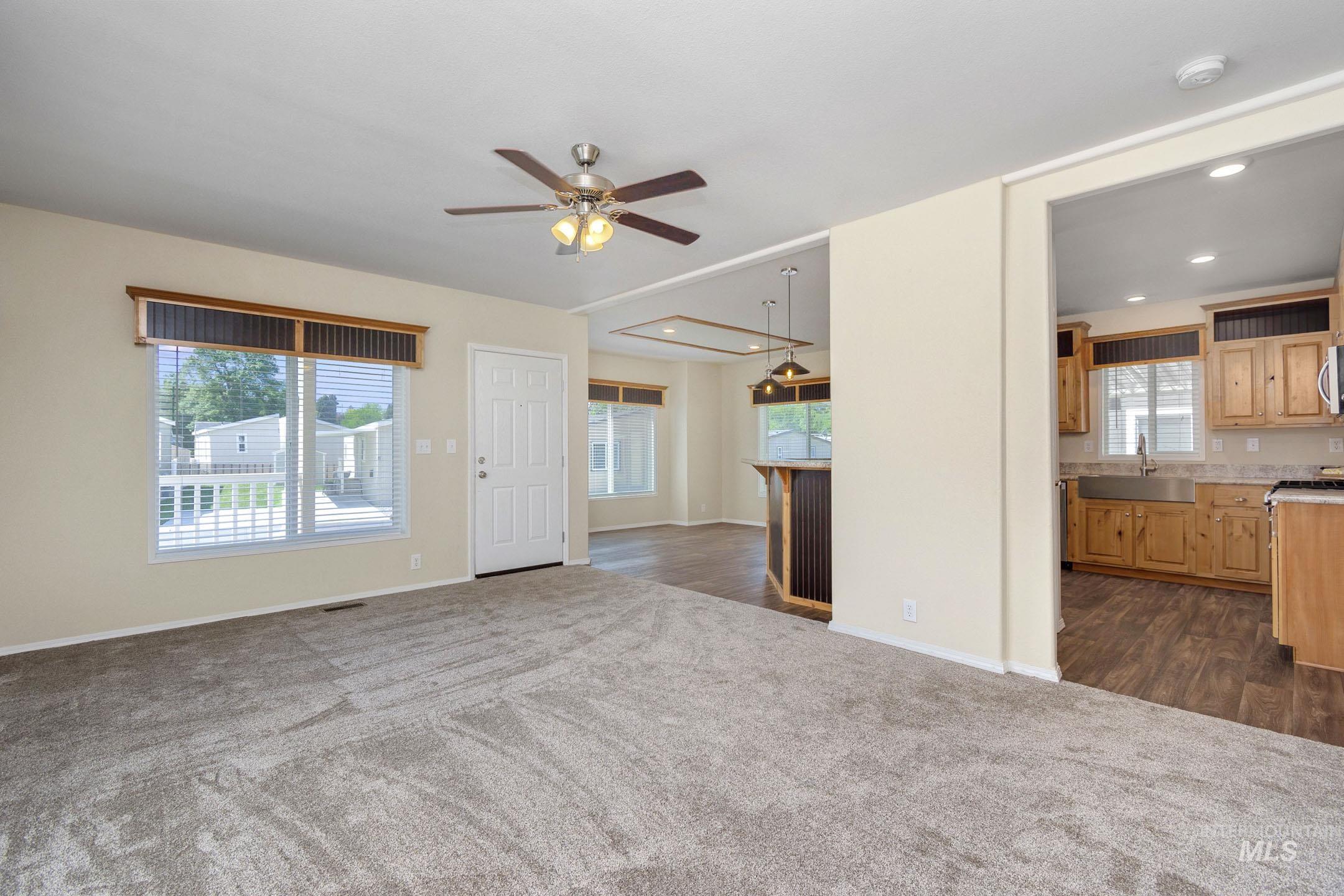 2401 S Owyhee St Unit: 8