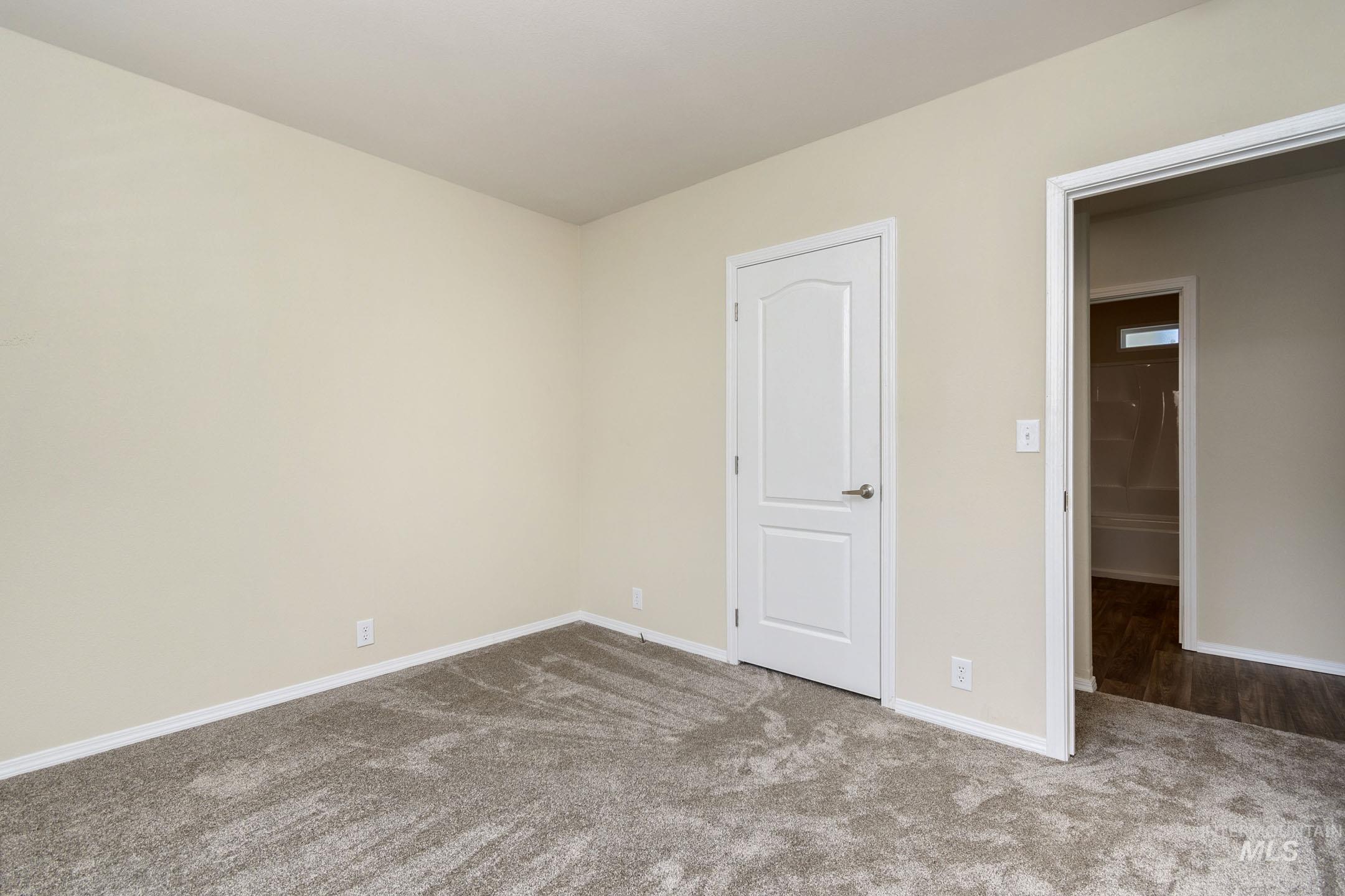 2401 S Owyhee St Unit: 8