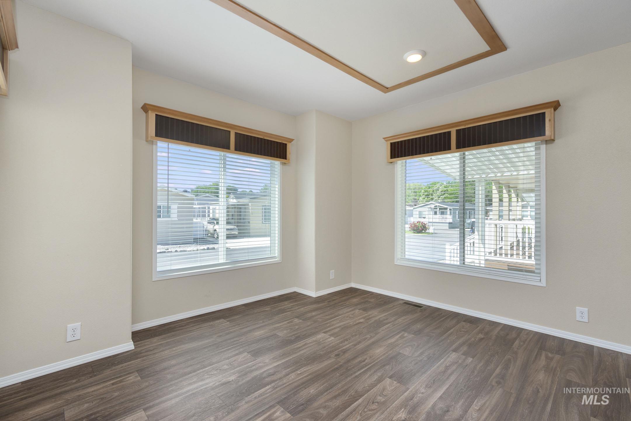 2401 S Owyhee St Unit: 8