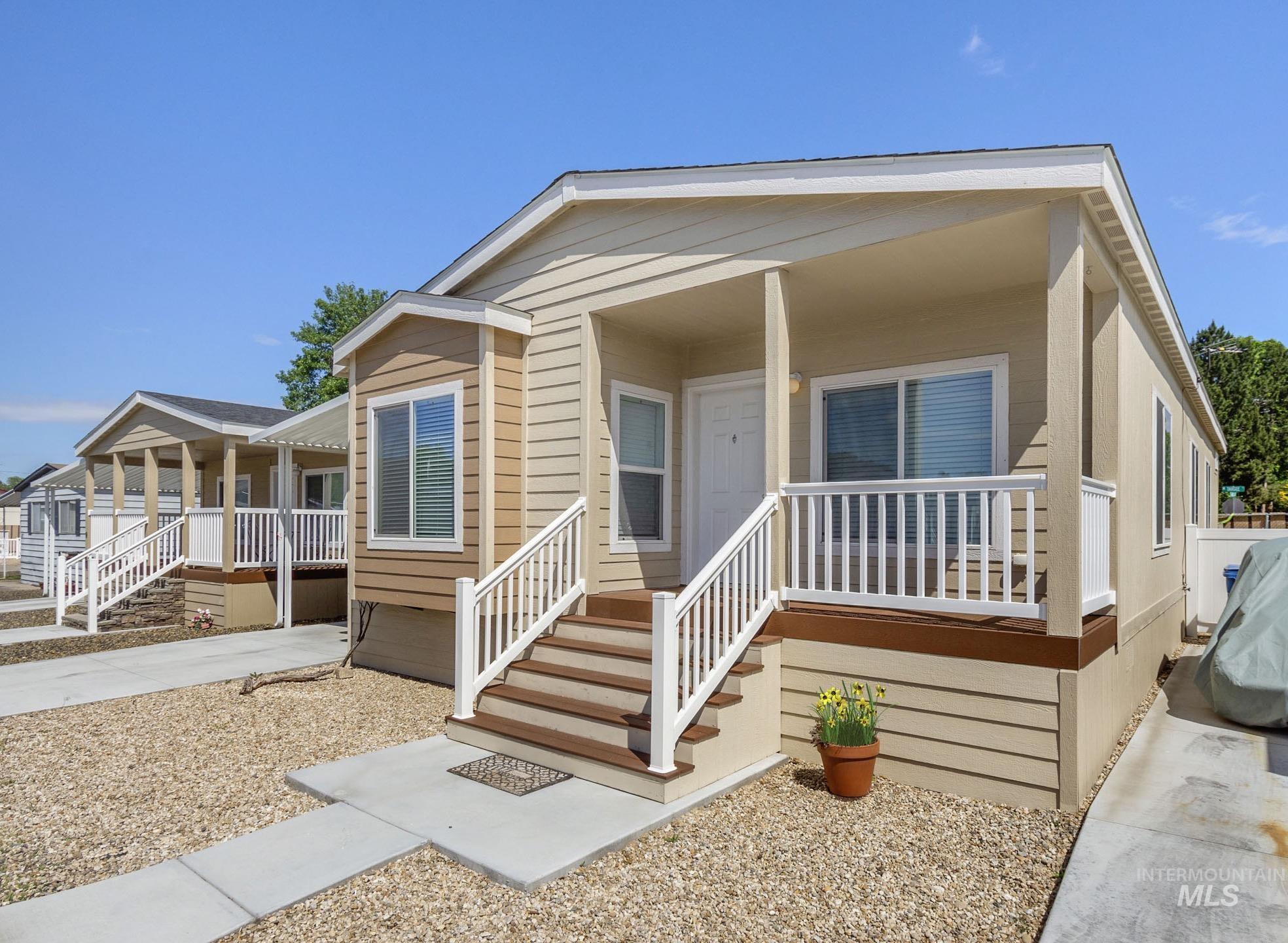 2401 S Owyhee St Unit: 8