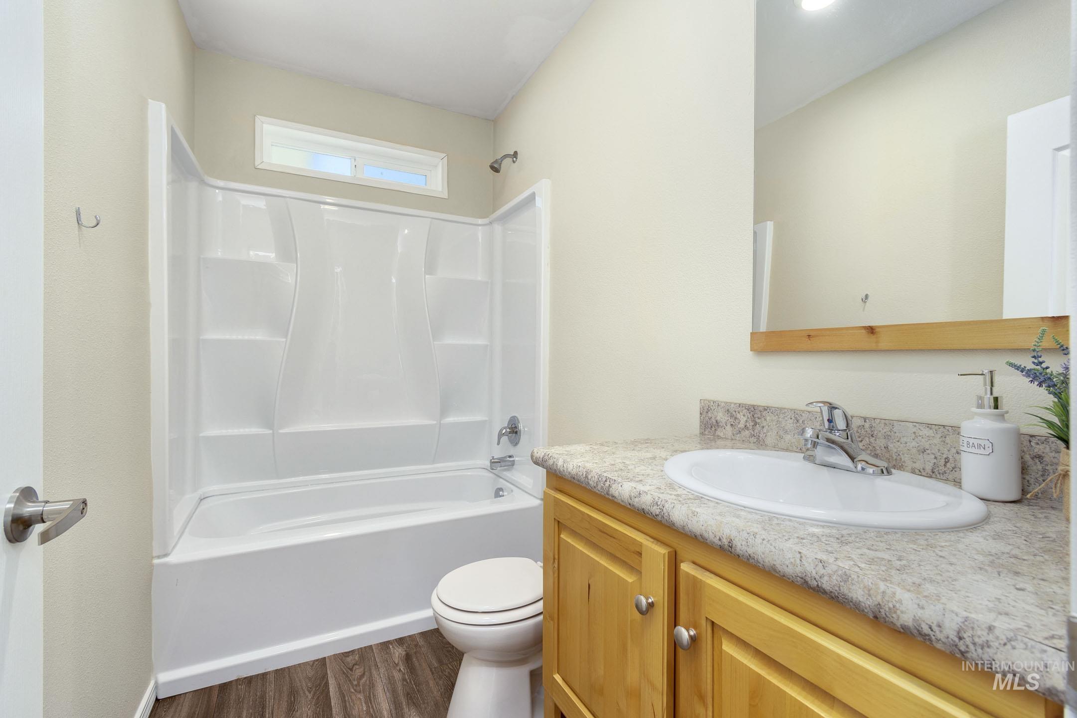 2401 S Owyhee St Unit: 8