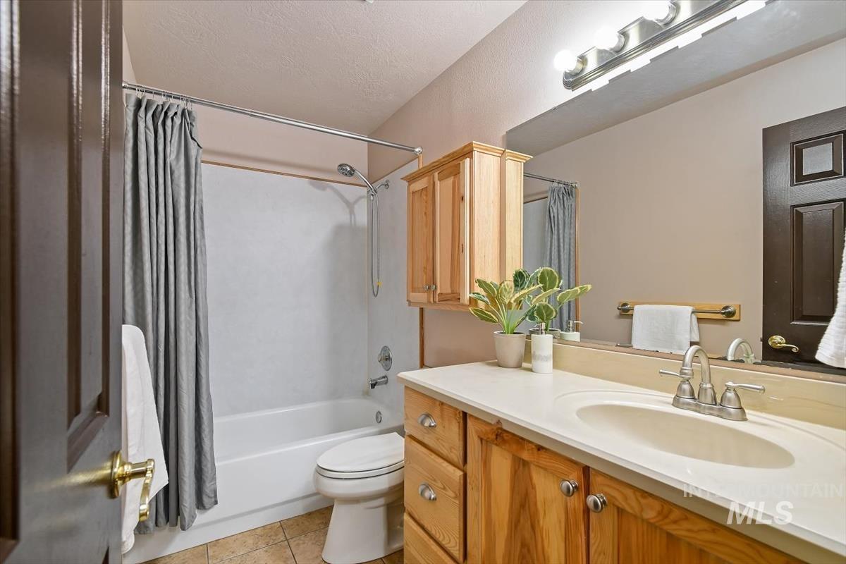 22843 W Buskirk Drive