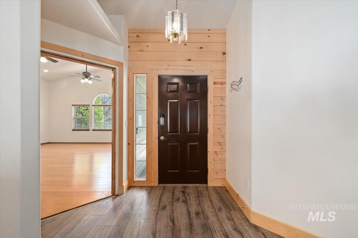 22843 W Buskirk Drive