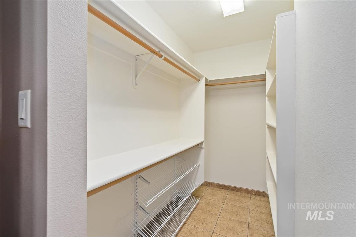 22843 W Buskirk Drive