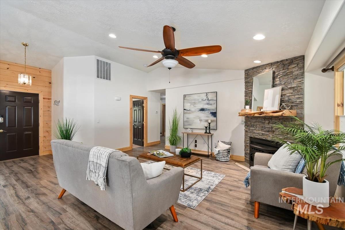 22843 W Buskirk Drive