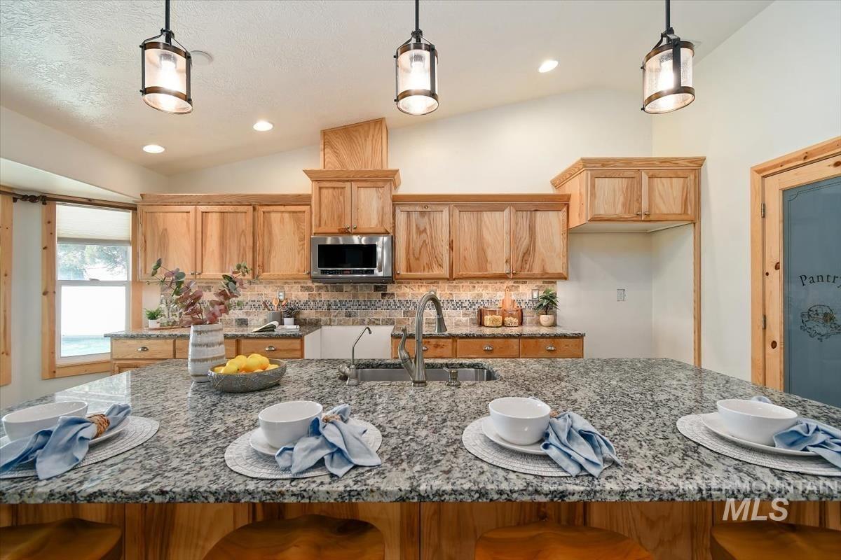 22843 W Buskirk Drive