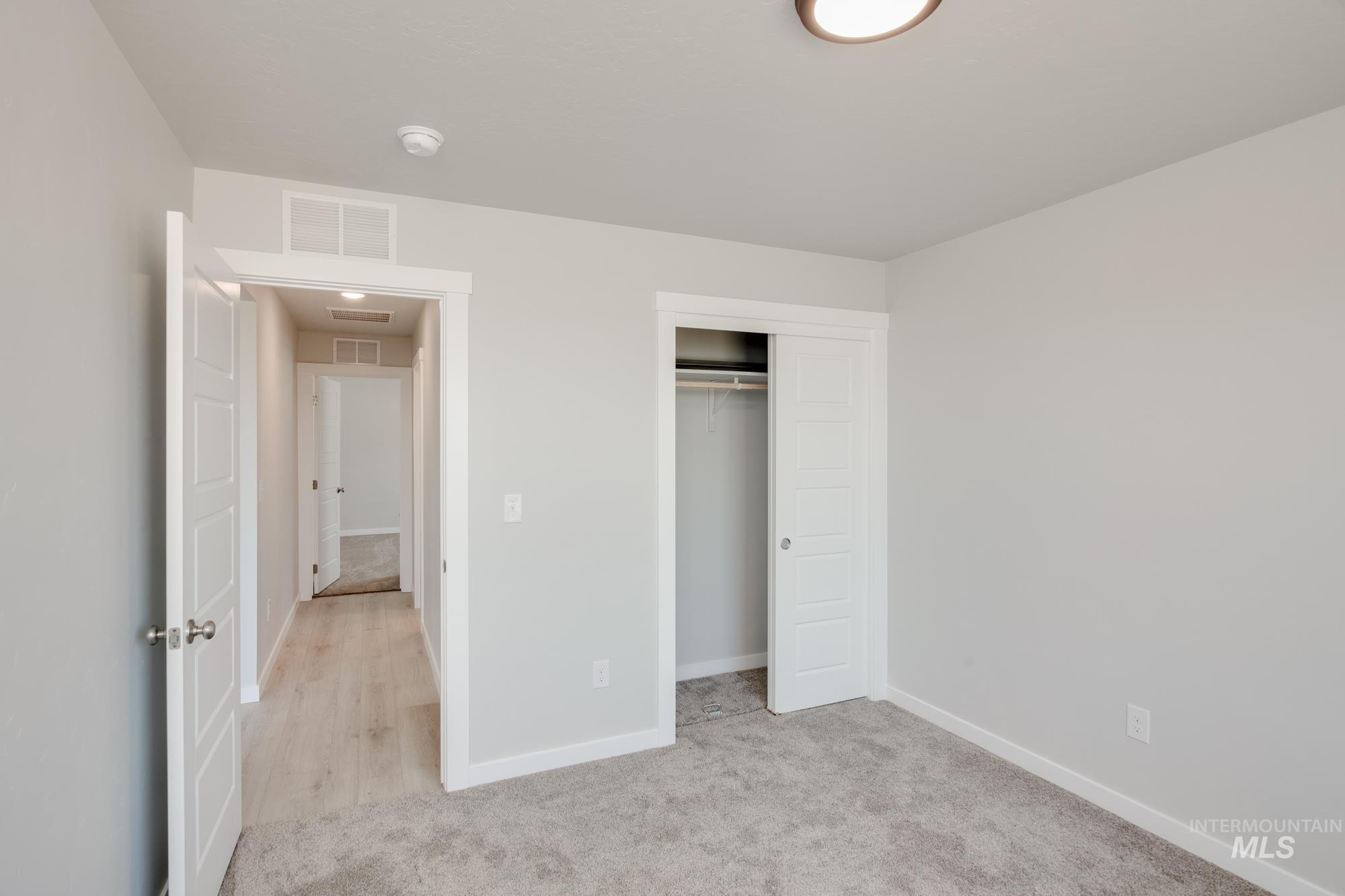 17609 N Hugh Glass Way