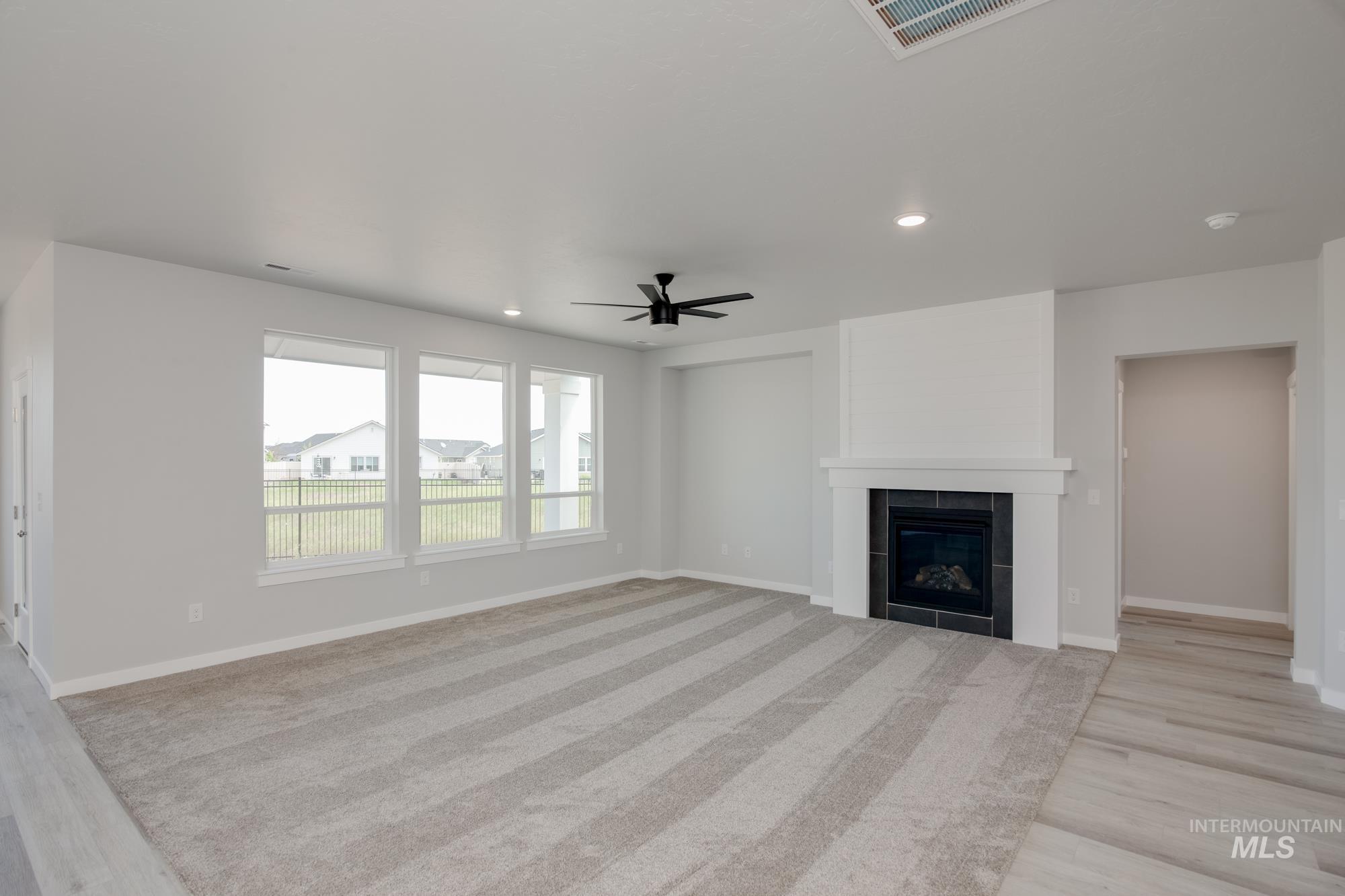 17609 N Hugh Glass Way