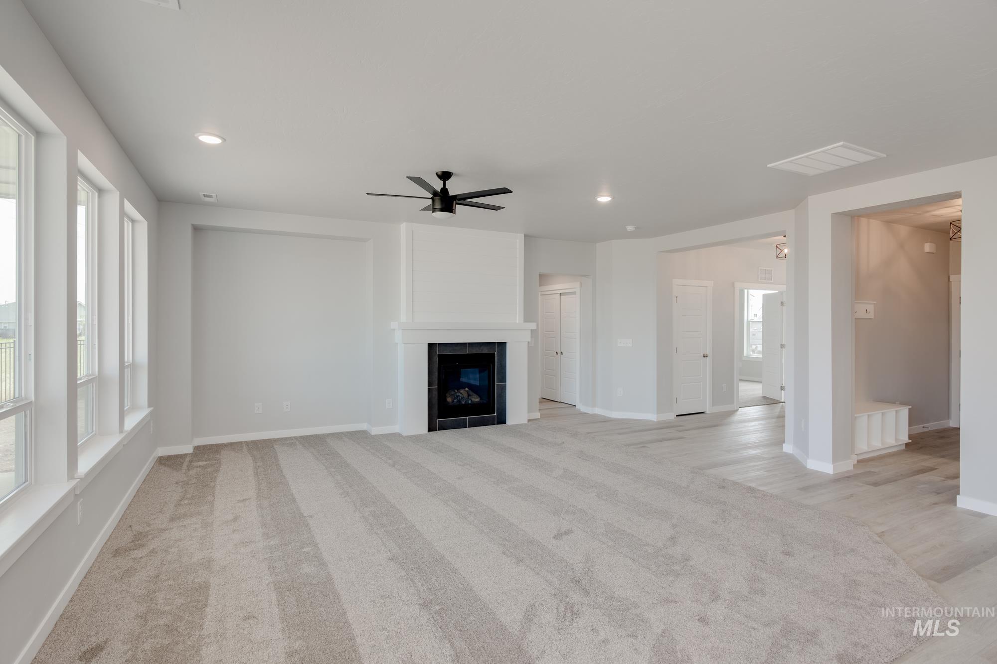 17609 N Hugh Glass Way