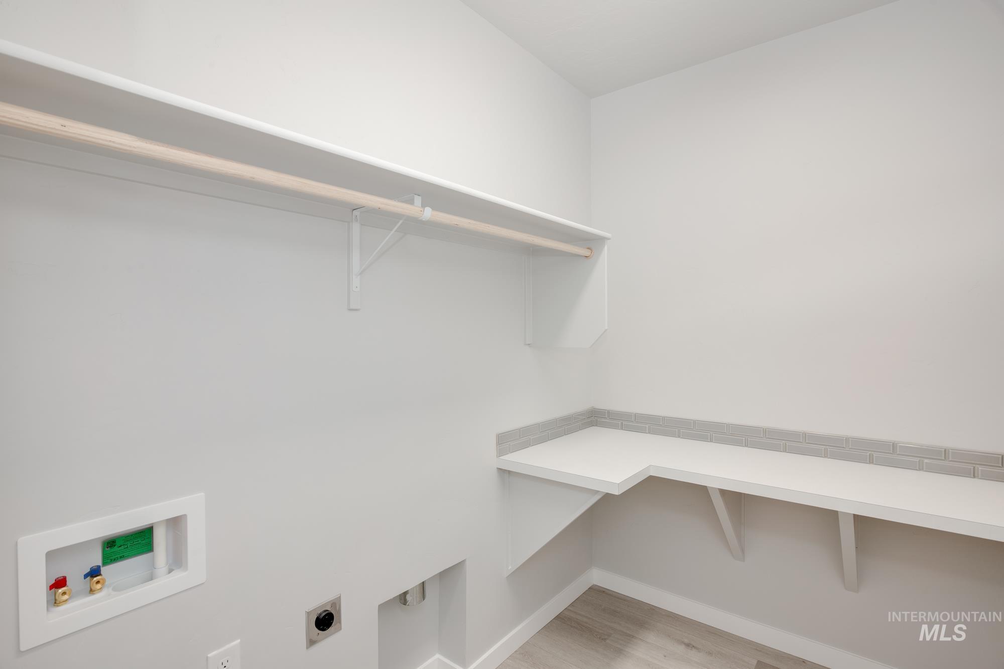 17609 N Hugh Glass Way