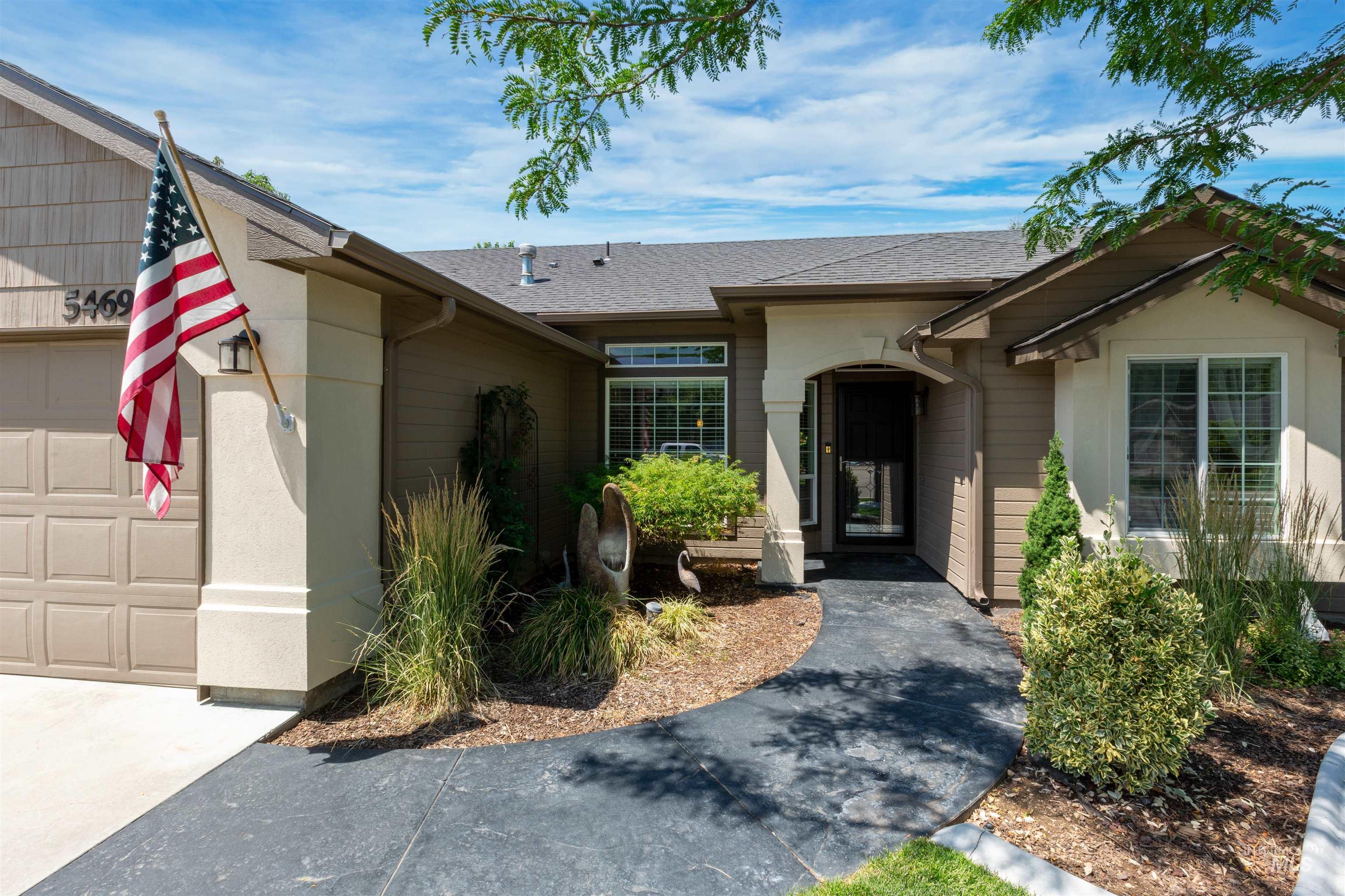 5469 N Arezzo Ave