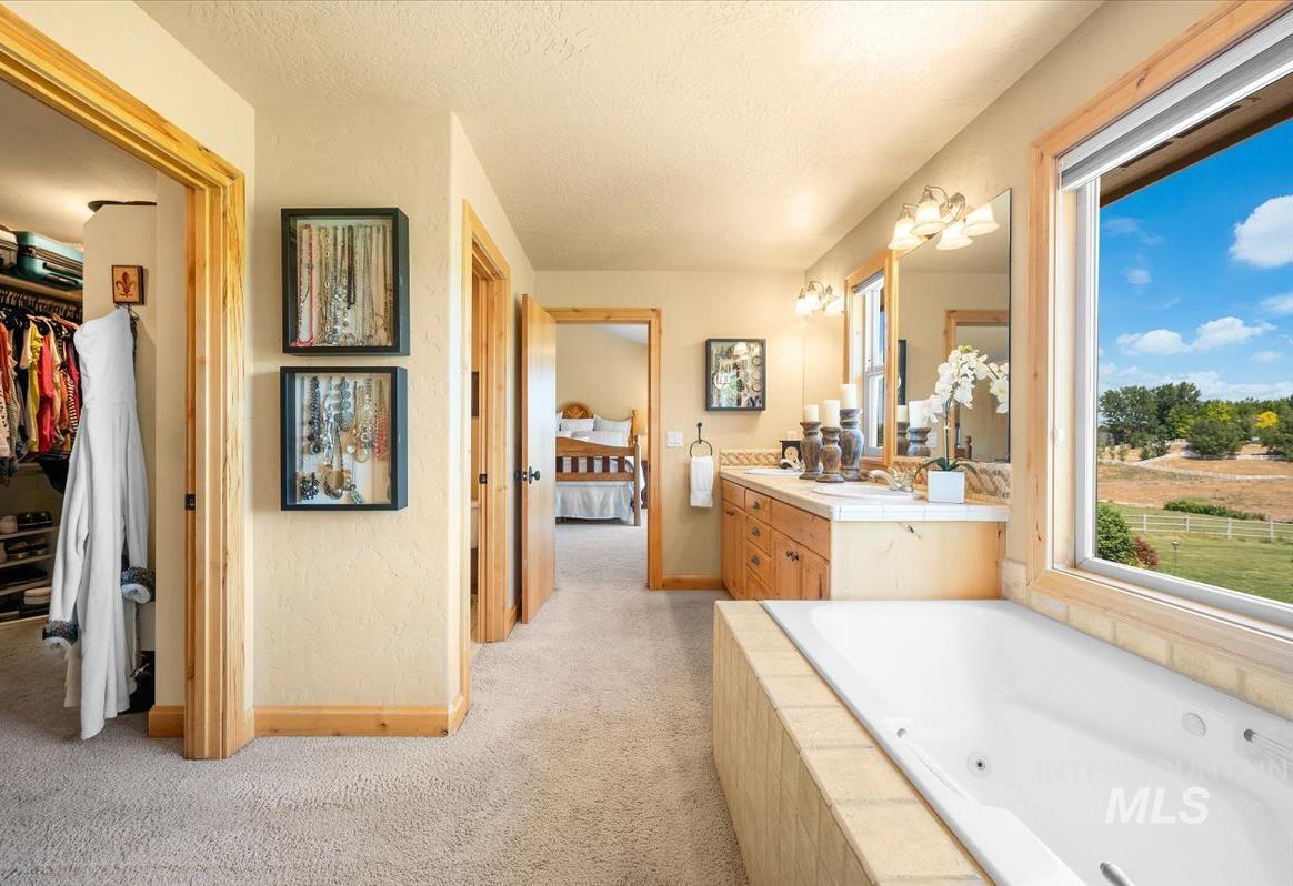 5072 N High Country Way