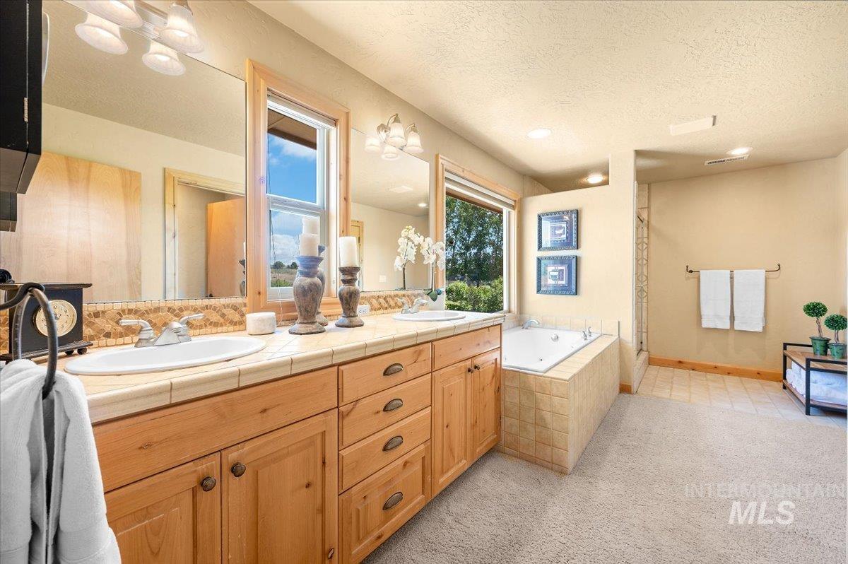 5072 N High Country Way