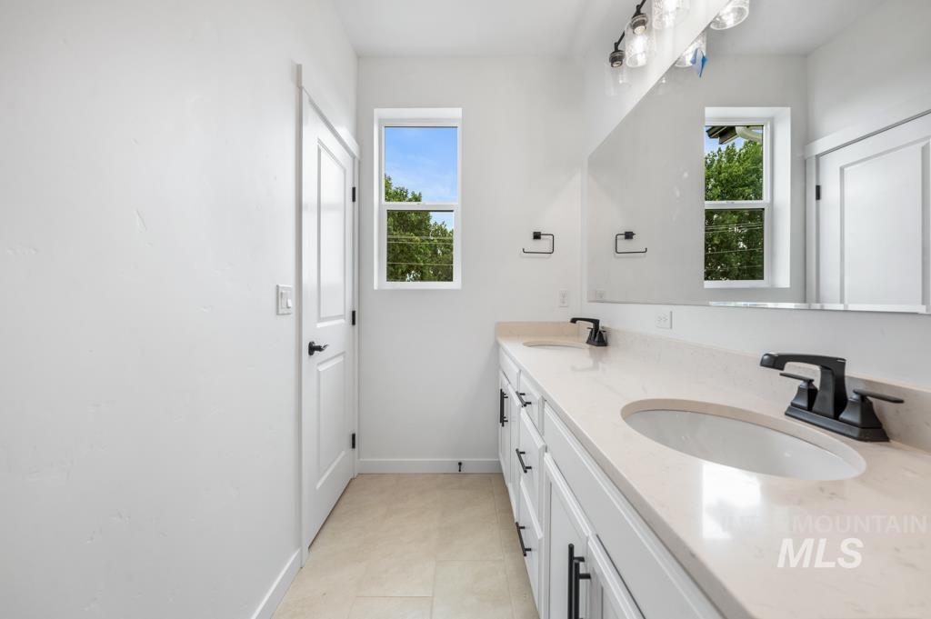 12671 W Endsley Lane