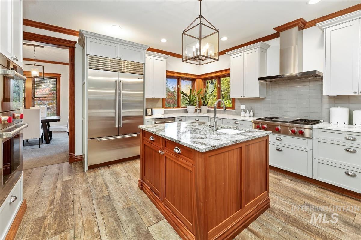 5170 N Lakemont
