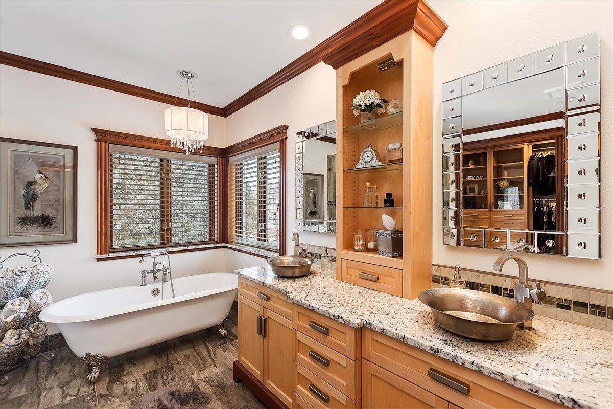 5170 N Lakemont