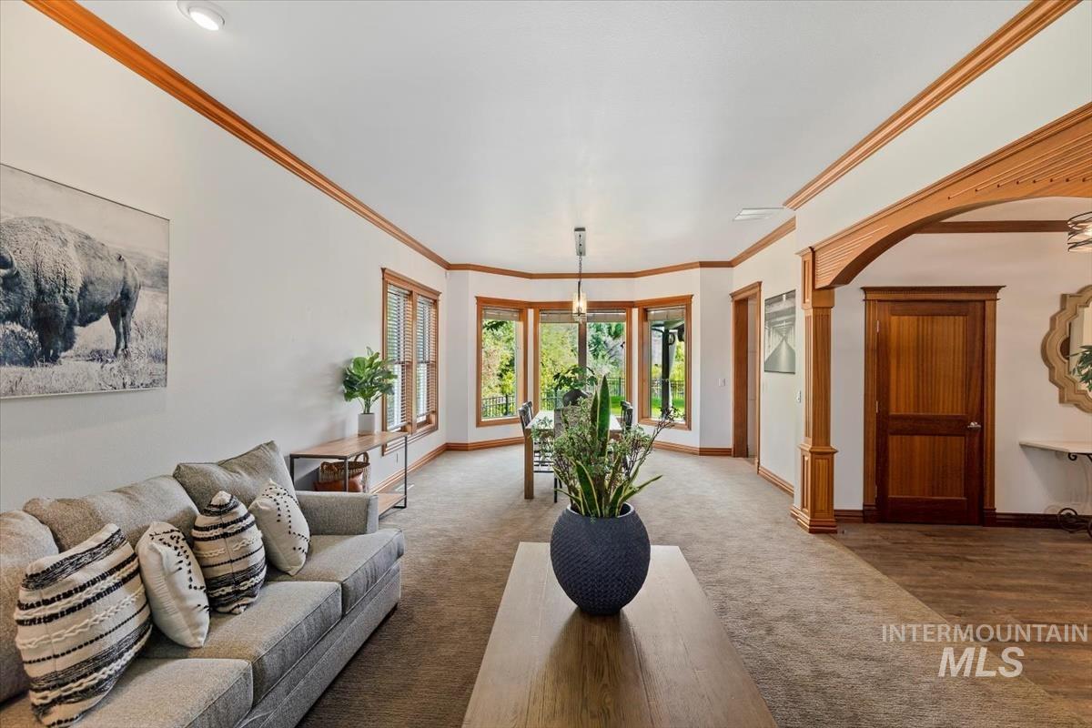 5170 N Lakemont