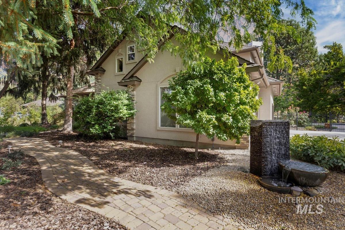 5170 N Lakemont