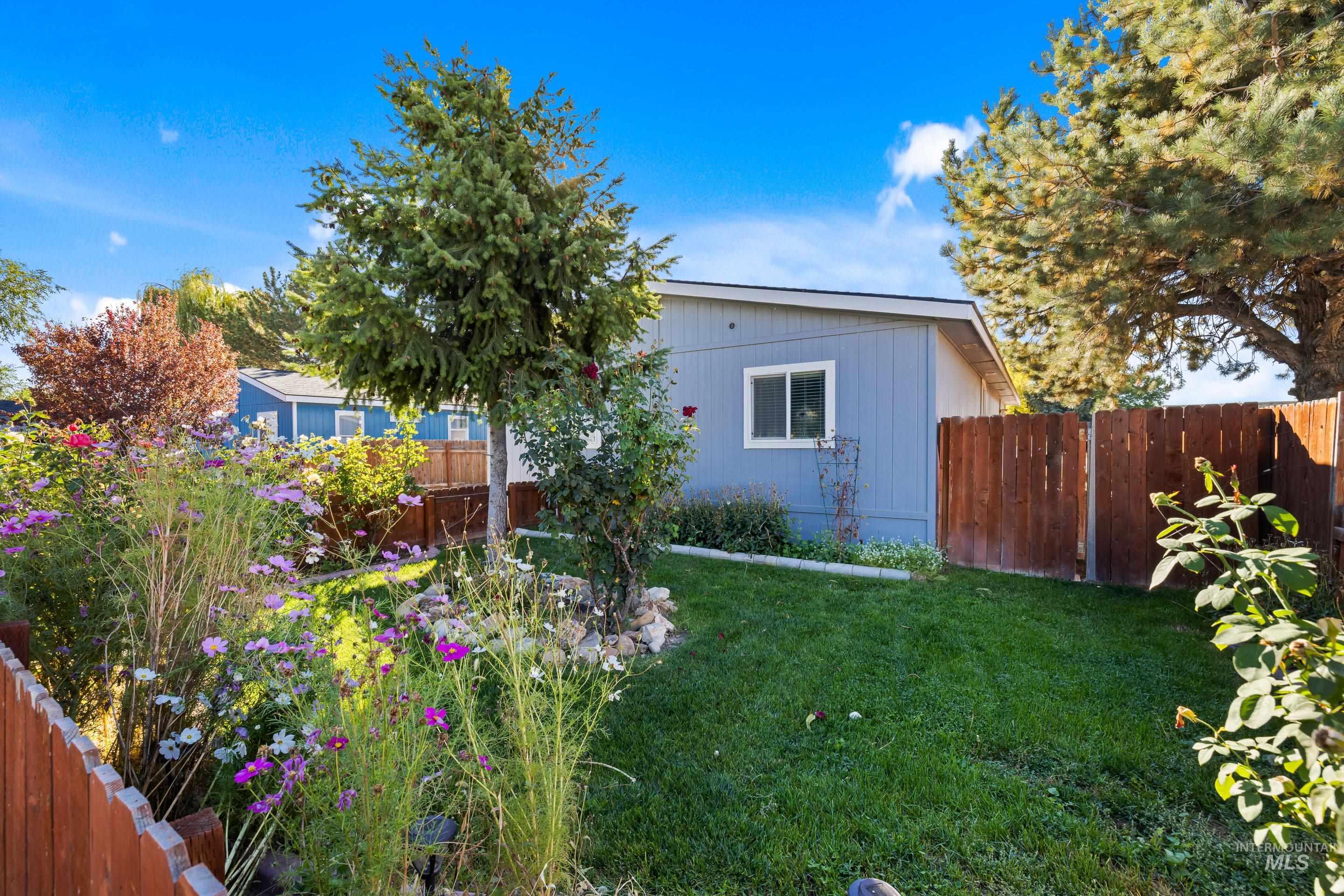 5015 E Ustick Rd Trlr 4