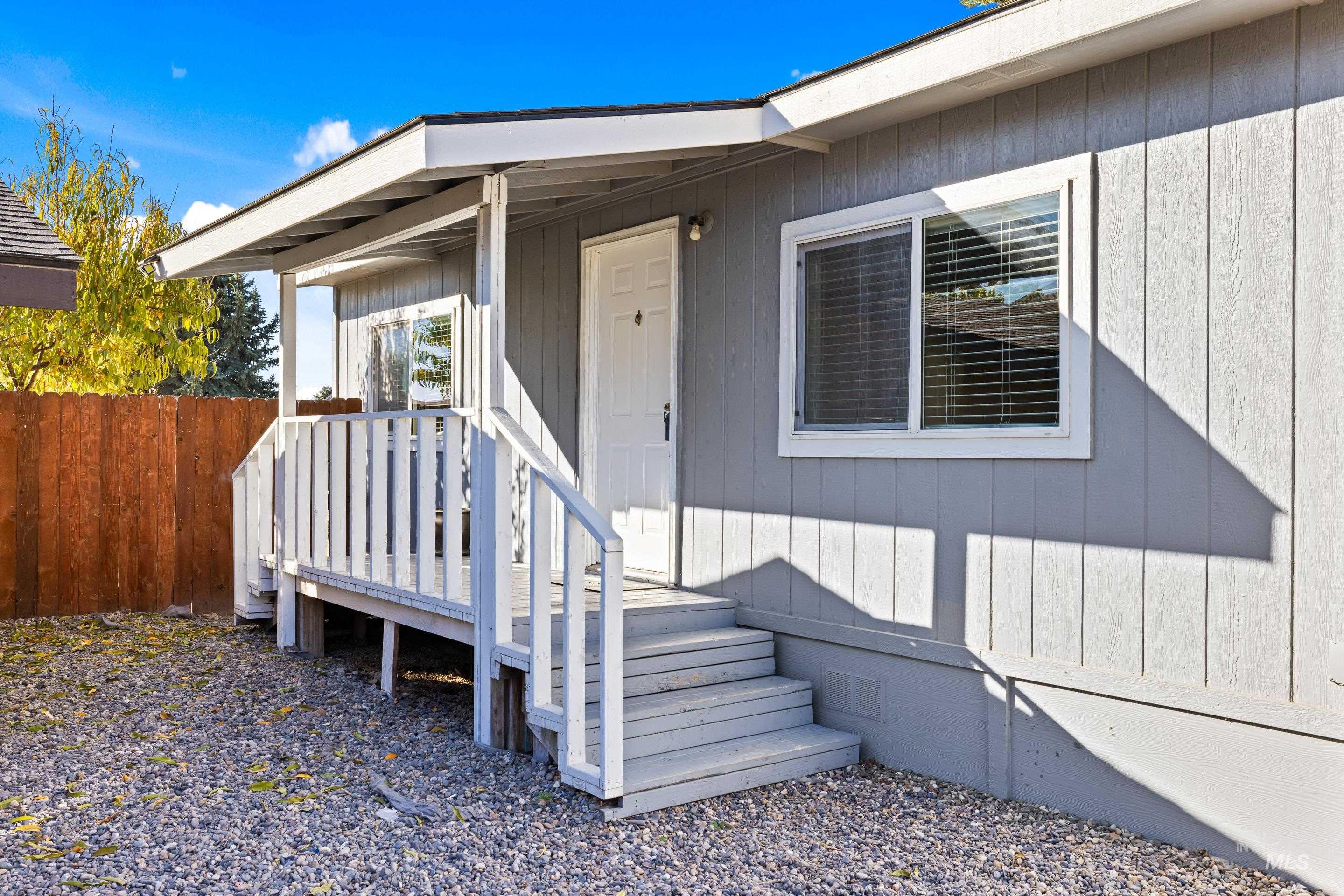 5015 E Ustick Rd Trlr 4