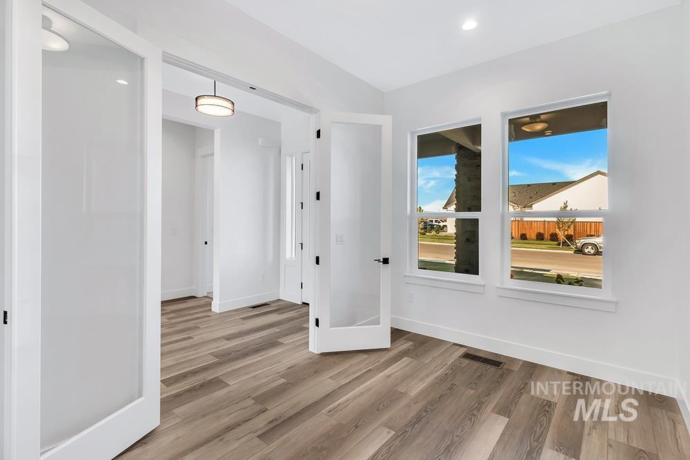 215 S Antelope Flat Ave