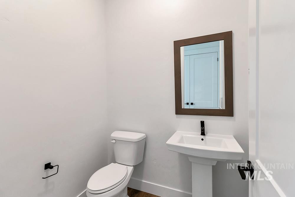 215 S Antelope Flat Ave