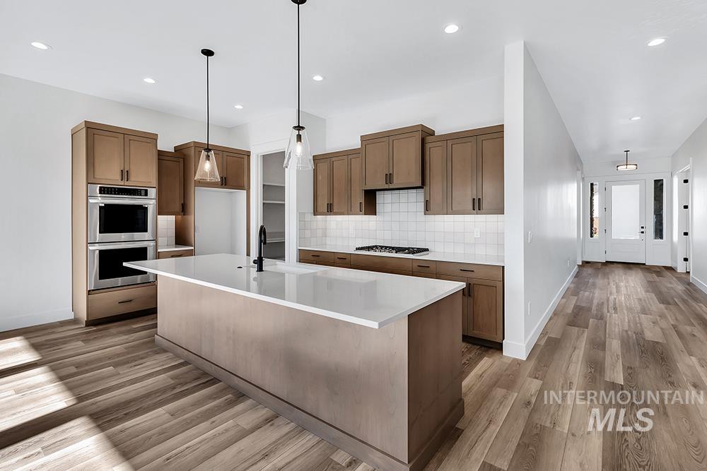 215 S Antelope Flat Ave