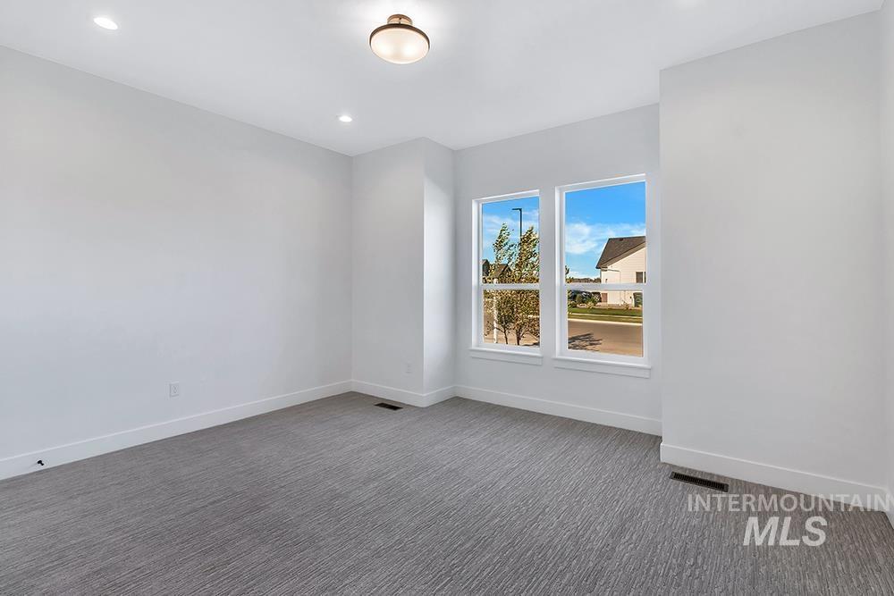 215 S Antelope Flat Ave