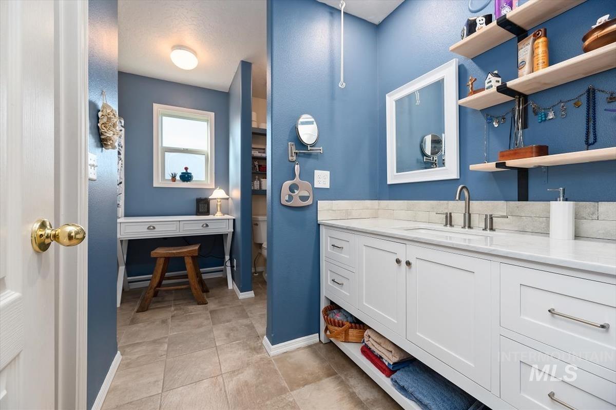 212 E. Havasupai St.