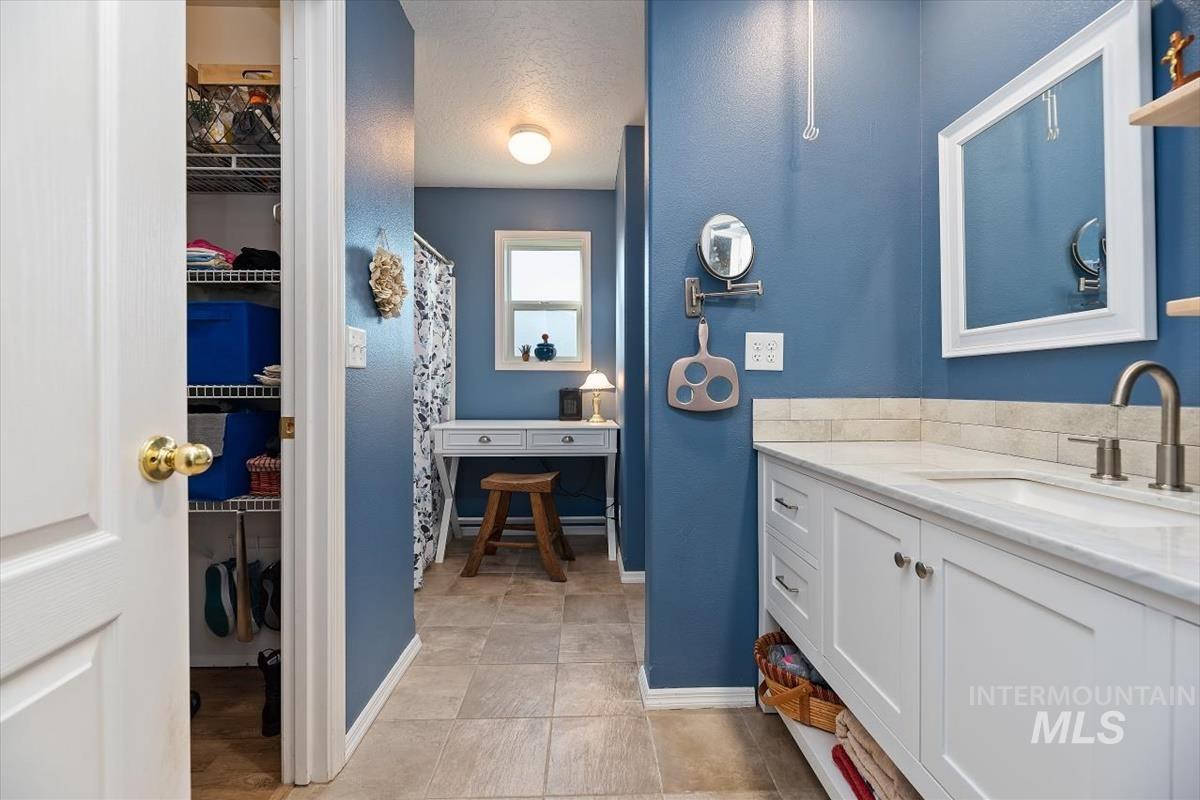 212 E. Havasupai St.