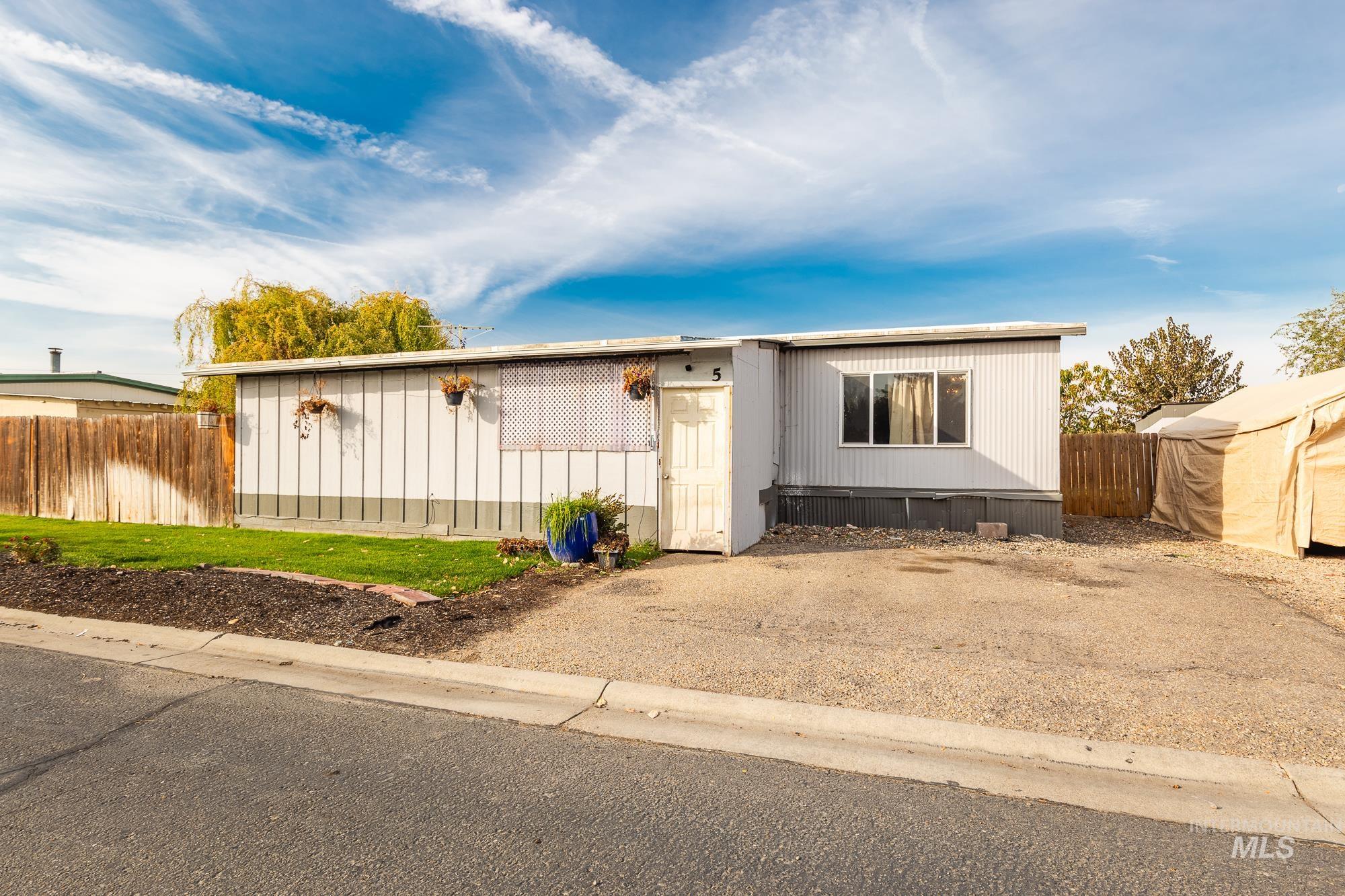 5001 E. Ustick Rd. Unit: Trlr #5