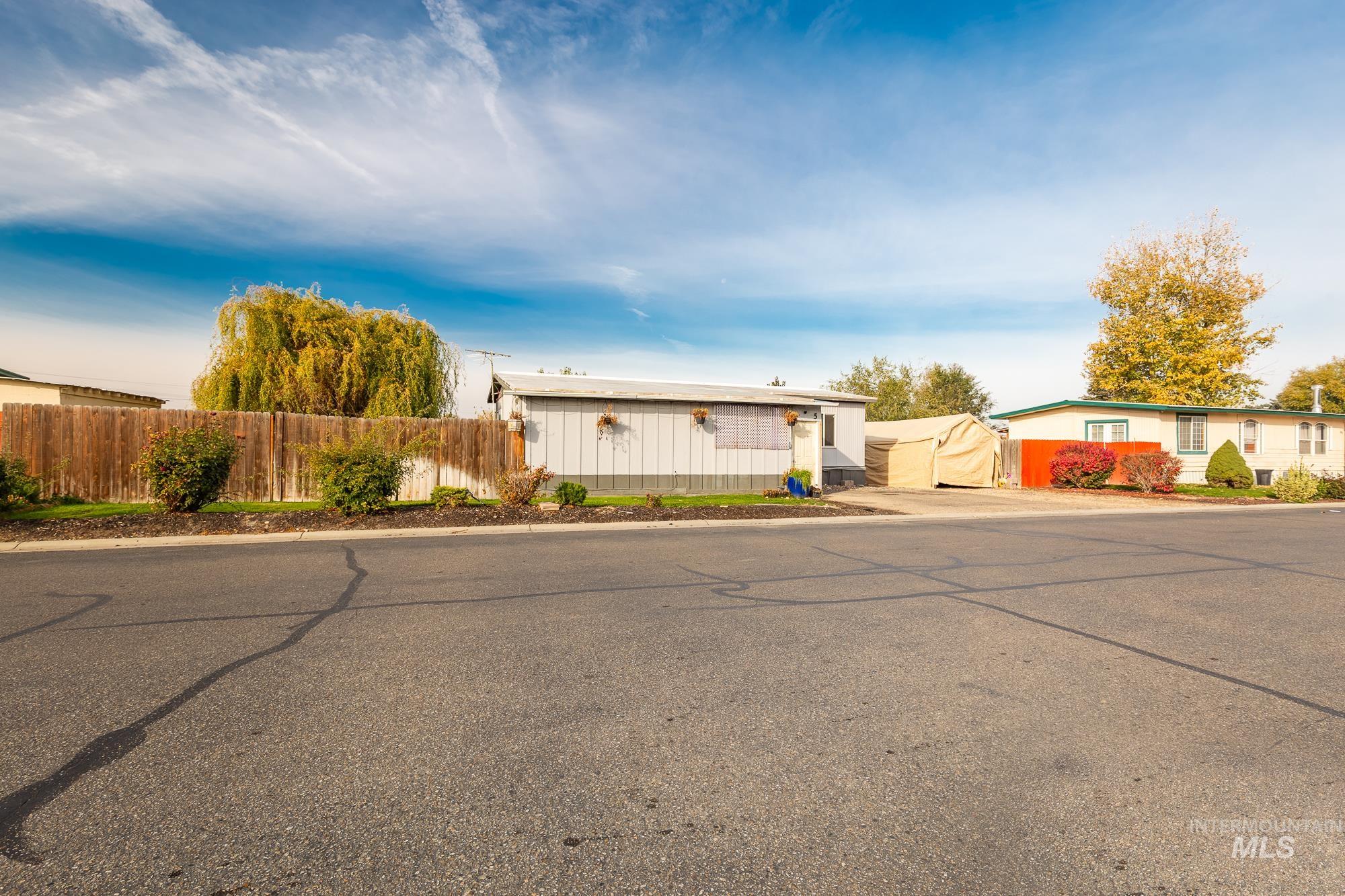 5001 E. Ustick Rd. Unit: Trlr #5