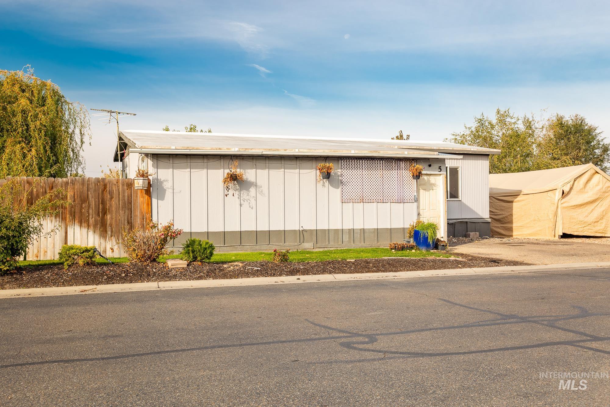 5001 E. Ustick Rd. Unit: Trlr #5