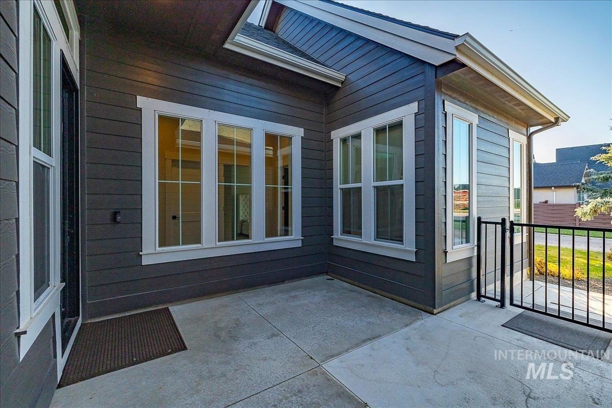 7088 N Agrarian Ave