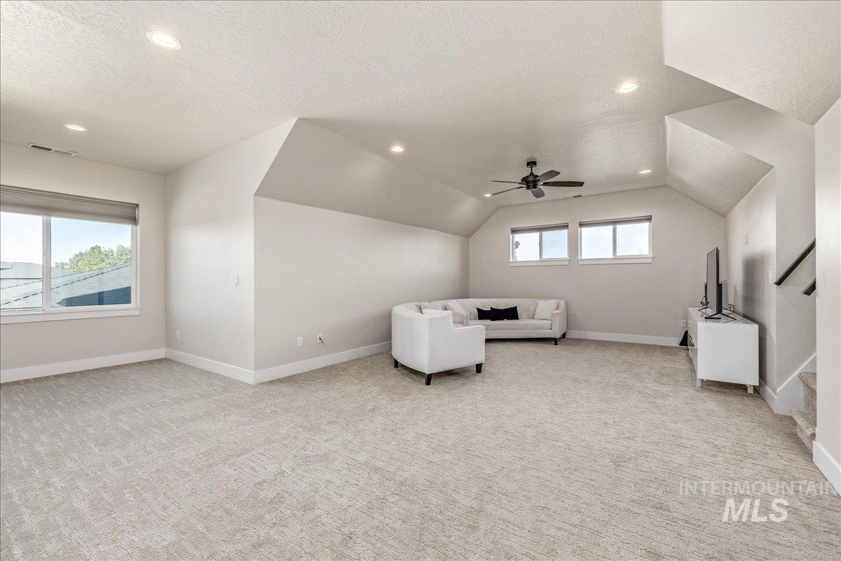 7088 N Agrarian Ave