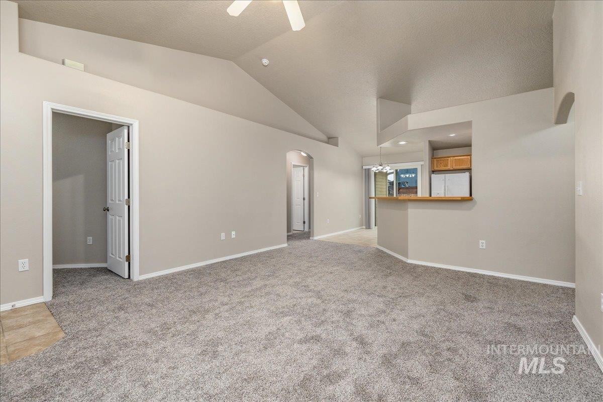 5976 S Santa Cruz Ave