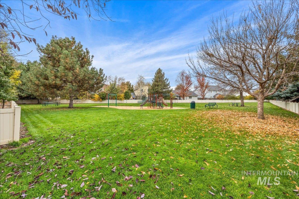 5976 S Santa Cruz Ave