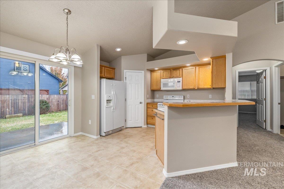 5976 S Santa Cruz Ave