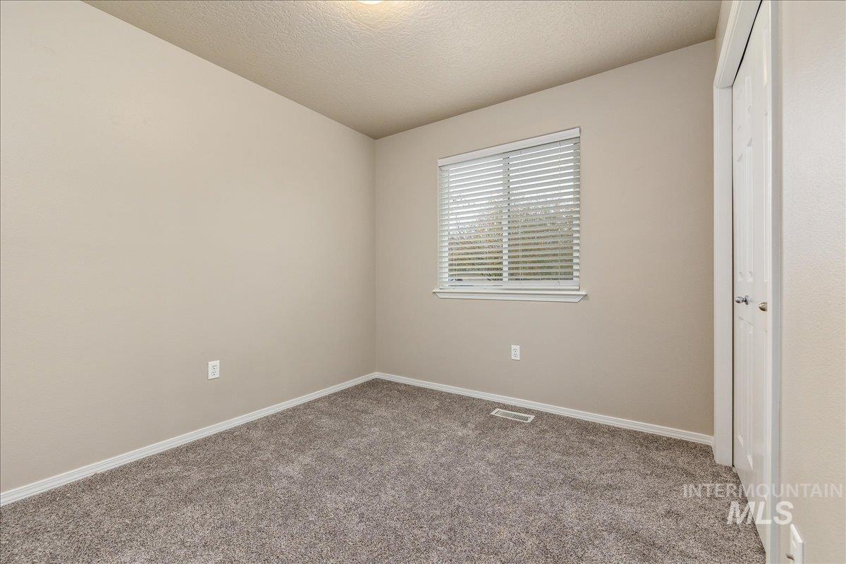 5976 S Santa Cruz Ave