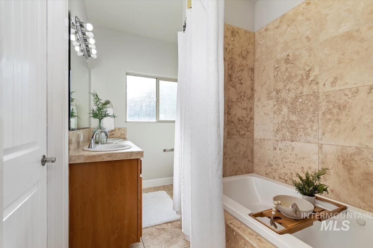 1971 W Marten Creek Dr