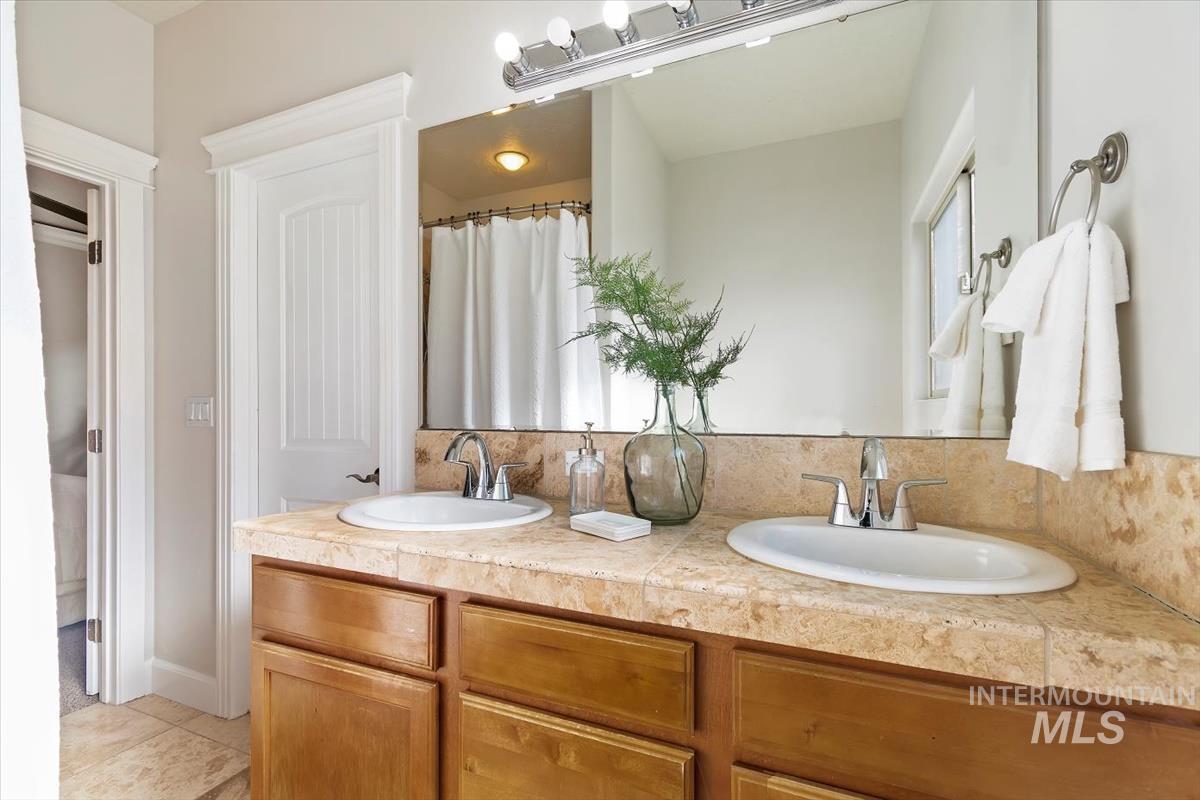 1971 W Marten Creek Dr